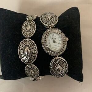 NWOT FRED BELAY WATCH‎ WITH BRACLET SET 2 PIECES GIFT